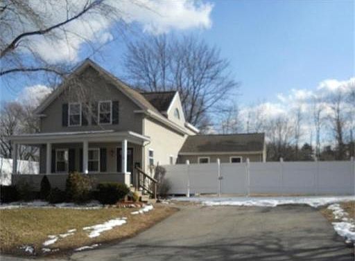 2nd image of 30 Robinson Ave