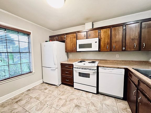 3rd image of 214 Ryder Dr