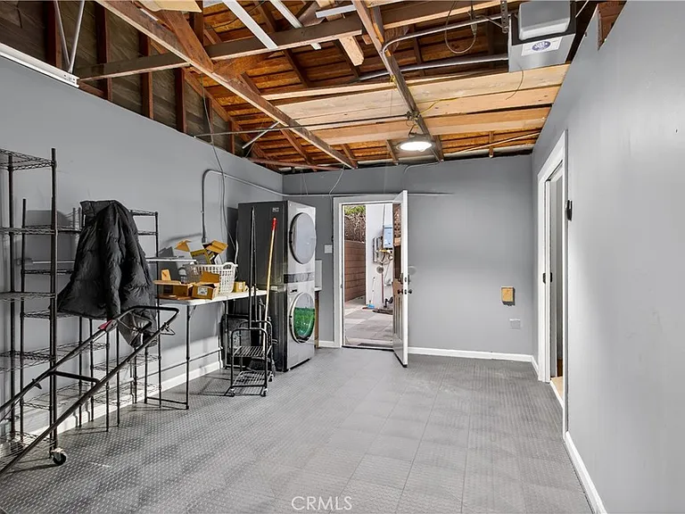 225 Iris Ave — Photo 22