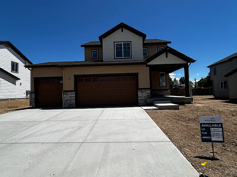1794 Jennifer St — Photo 1
