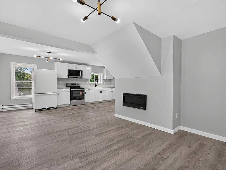 303 W Main St #3 — Photo 10