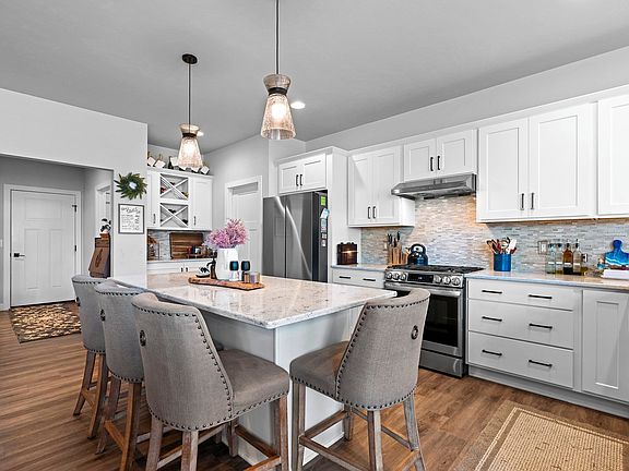 4th image of 2950 E Turquoise Ln