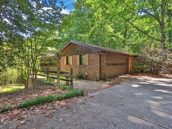 5802 Button Gwinnett Pl, Norcross, GA 30093