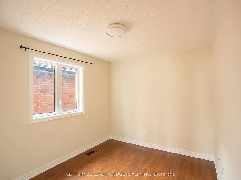 3229 Edwyna Dr — Photo 10