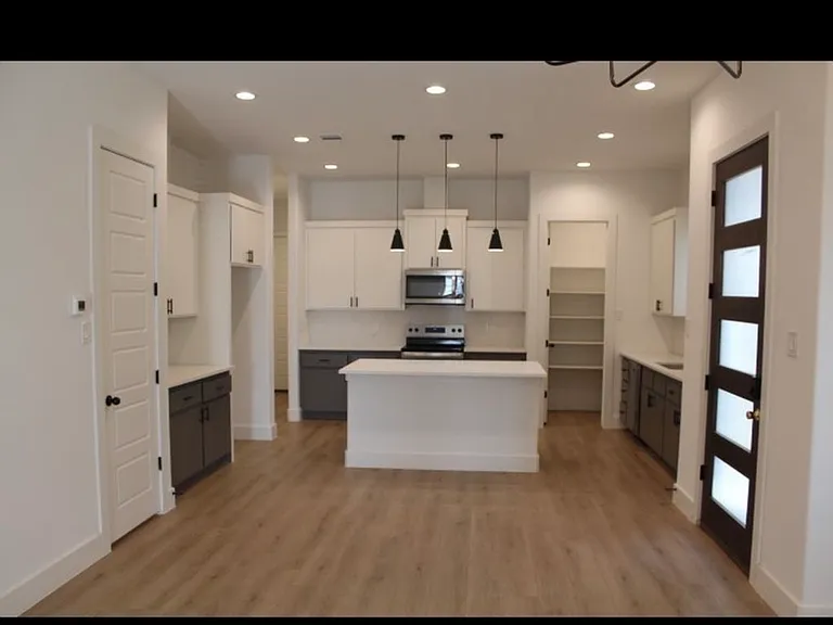1630 E Davis Ave — Photo 10