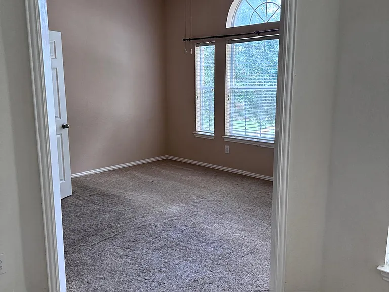 9702 Windy Hollow Dr — Photo 37