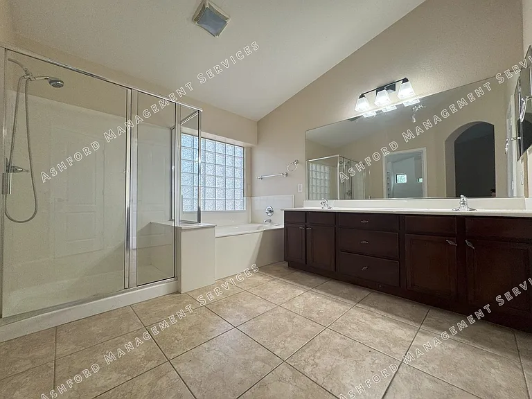 8303 S 47th Ln — Photo 28