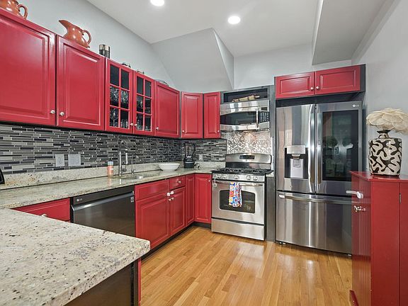 Kitchen w/ stainless steel appliances
