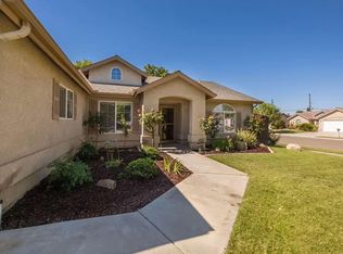 951 Yosemite Dr, Lemoore, CA 93245