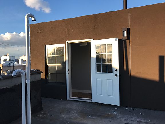3rd image of 613 Woodward Ave #2737484
