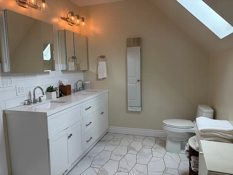 2821 N Springfield Ave #2 — Photo 17