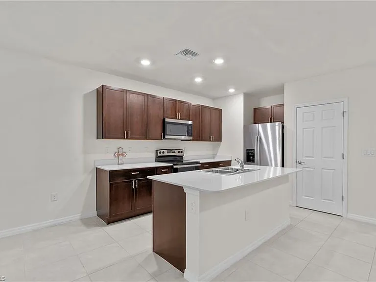 15535 Wildflower Cir — Photo 8