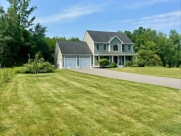 266 Kent Farm Road, Hampstead, NH 03841