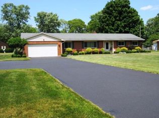 1883 Lakeshore Dr, Troy, OH 45373