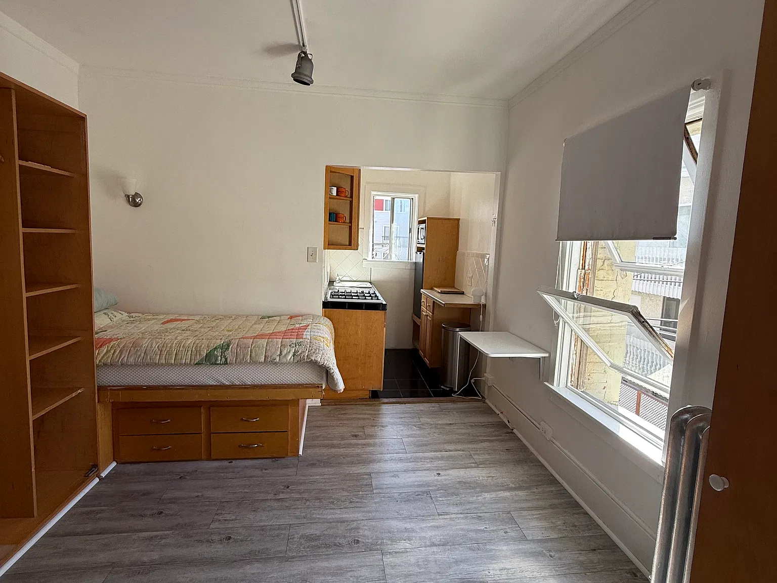 Nadine Apartments — Photo 3