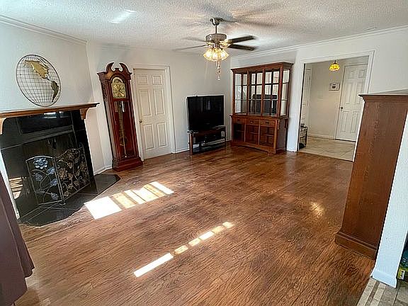 5th image of 22376 Stillwood Dr