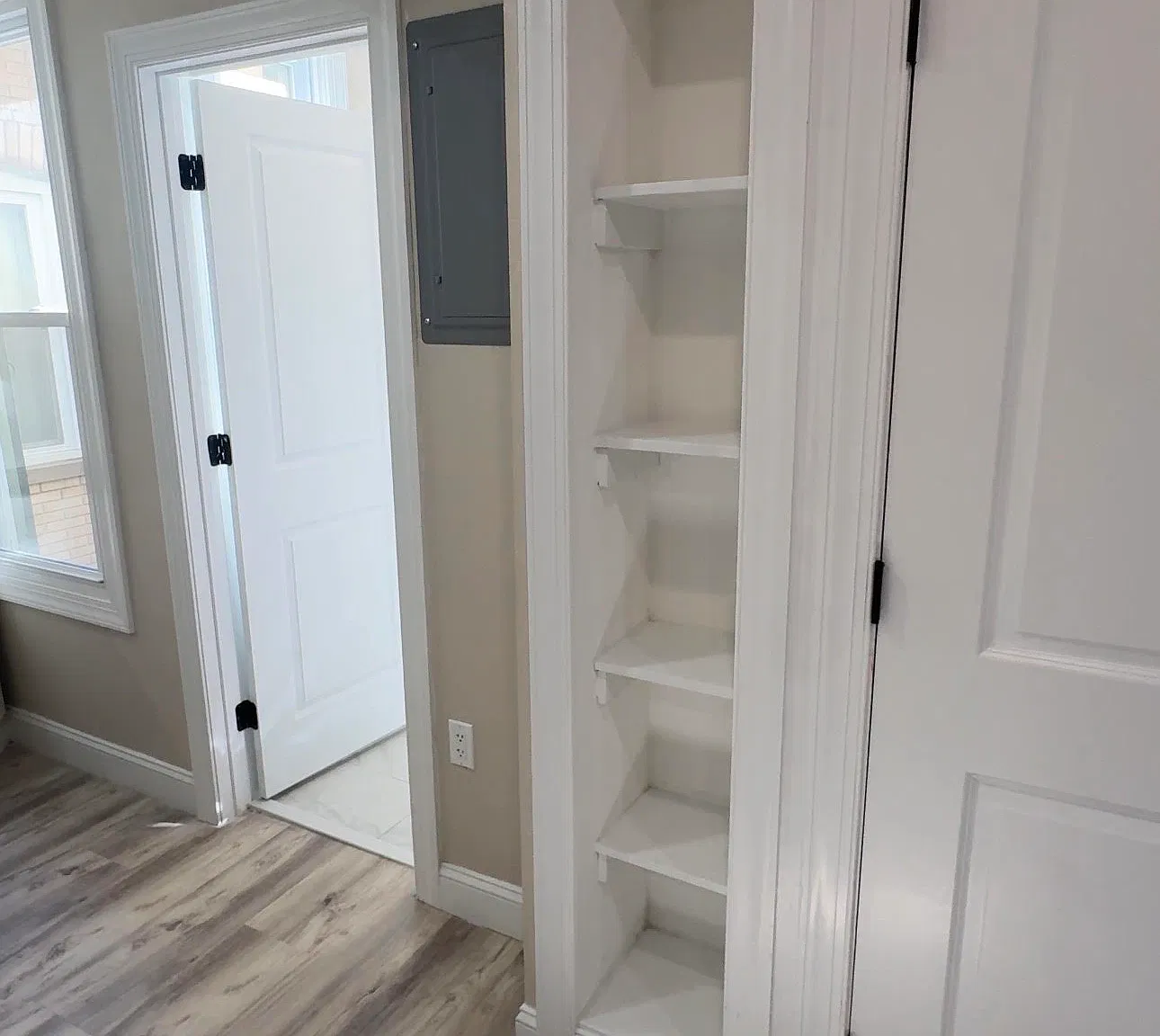 2 bed, 1.5 bath, 1300 sqft, $2,350 — Photo 3