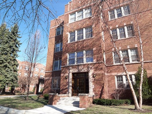 1st image of 934 Pleasant St APT 1Q