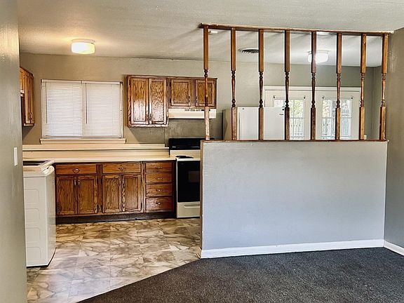 2nd image of 1305 Collins Dr