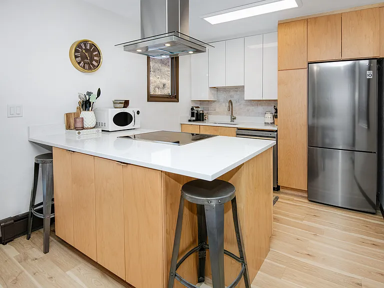2099 Chamonix Ln #1A — Photo 5