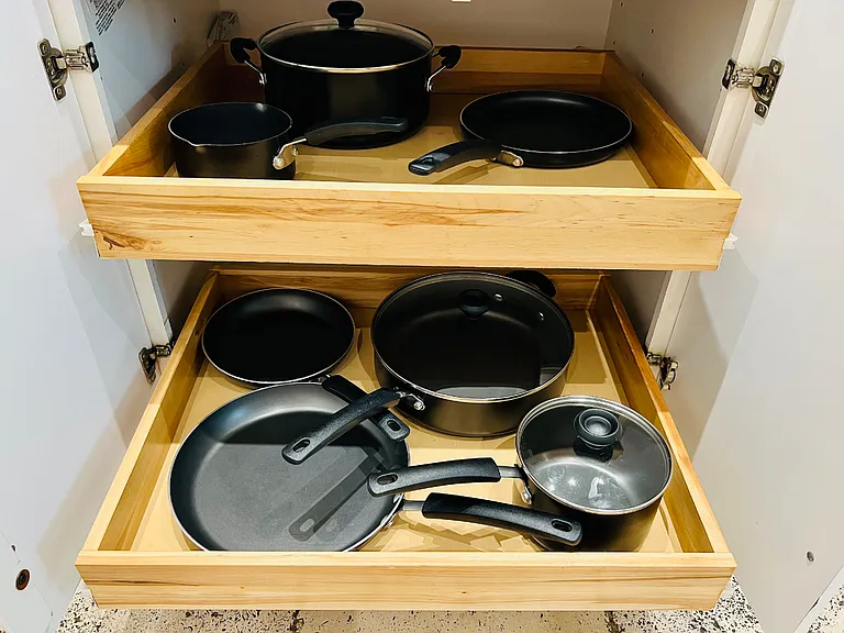 Lots of different types of pots and pans