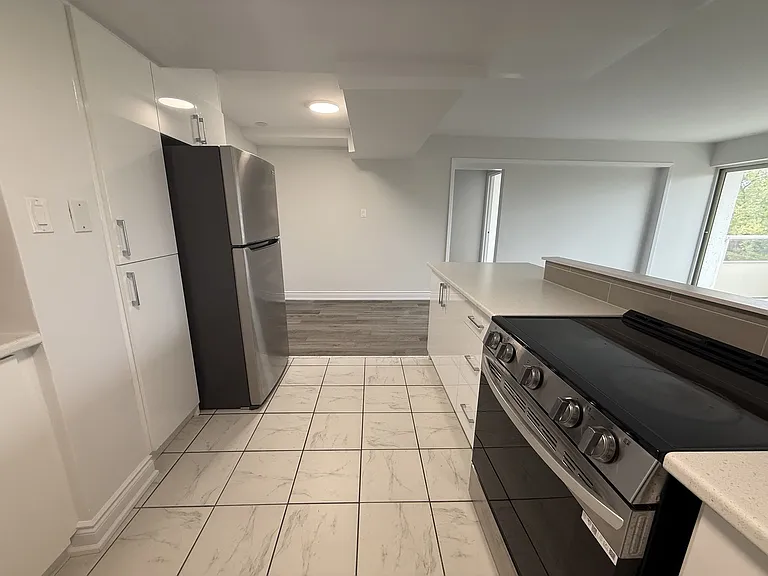 807 Frederick St — Photo 14