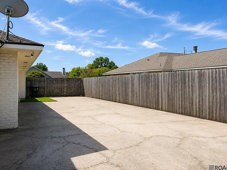 13523 Willowridge Ave — Photo 5
