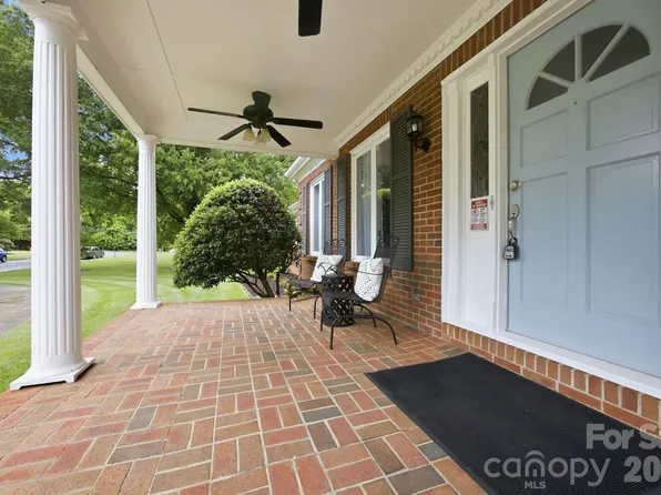 1215 Hillside Dr, Gastonia, NC 28052