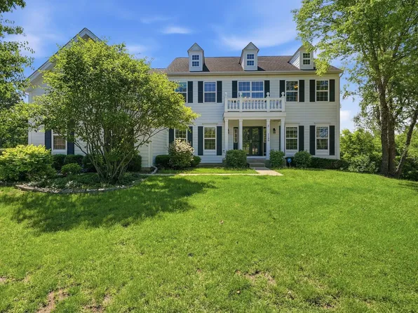 1130 Championship Dr, Elgin, IL 60124