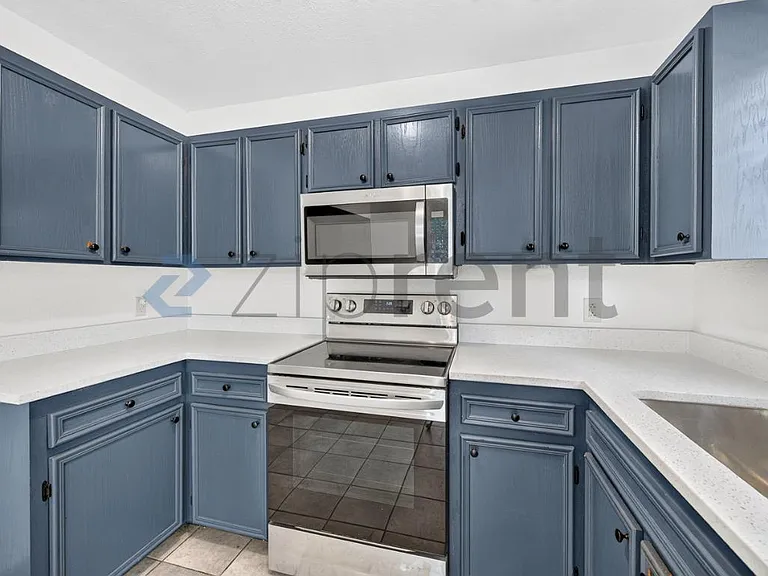 940 Chase St — Photo 14