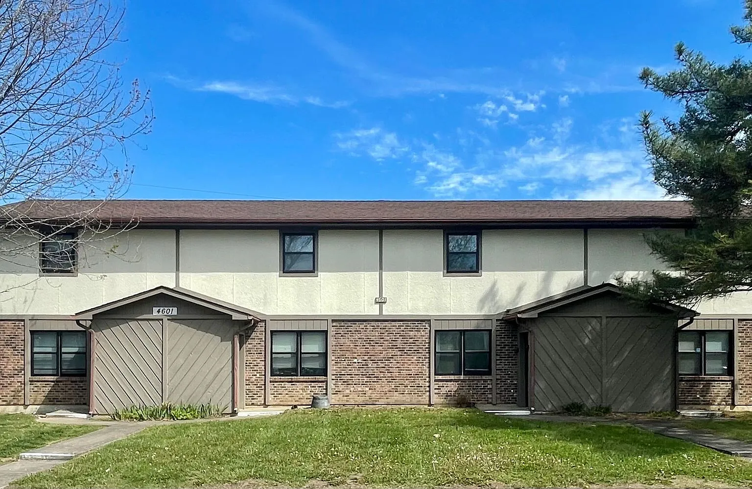 4601 W. Millbrook Dr — Photo 2