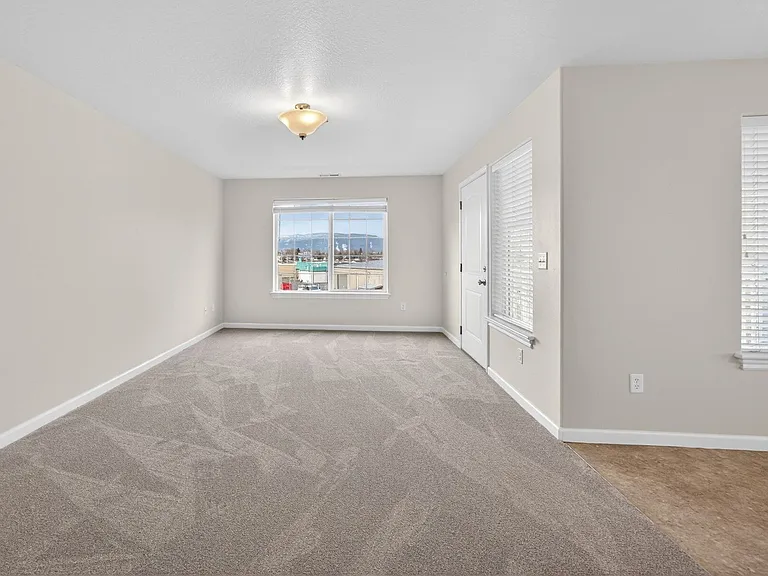 2533 Corona Ave #C — Photo 6