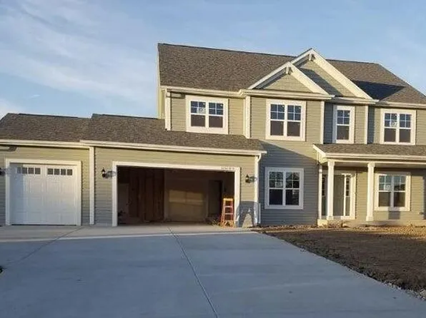 N45W22823 Charlotte WAY, Pewaukee, WI 53072
