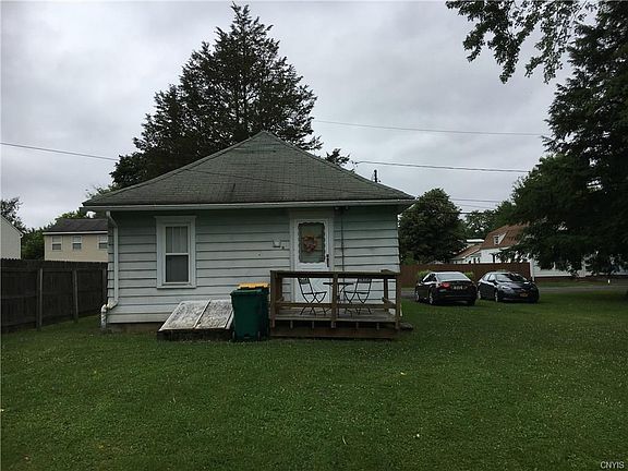 5th image of 199 Leonard Ave