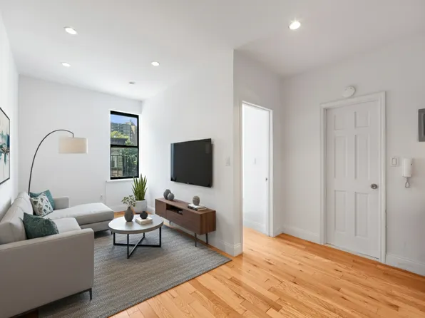 18 Avenue A image 1 of 5