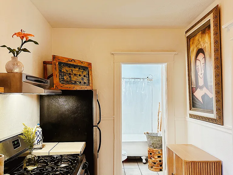 2109 NW Irving St #200 — Photo 14