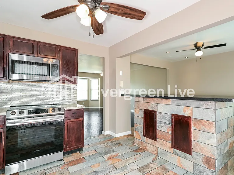 9257 Cozens Ave — Photo 6