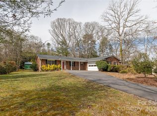 92 N Greenwood Forest Dr, Etowah, NC 28729