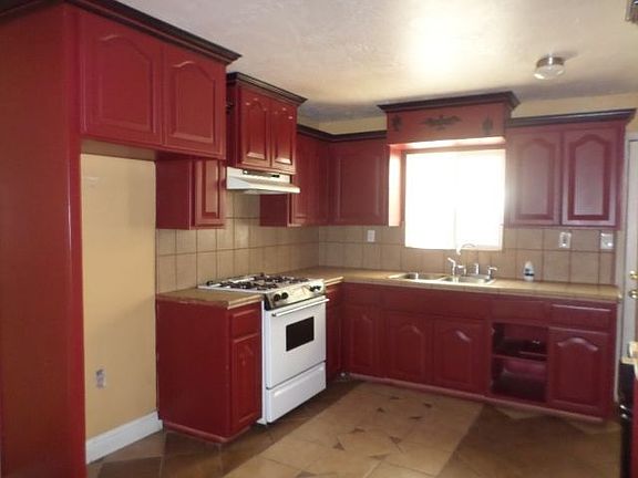 3rd image of 419 N Magnolia Ave