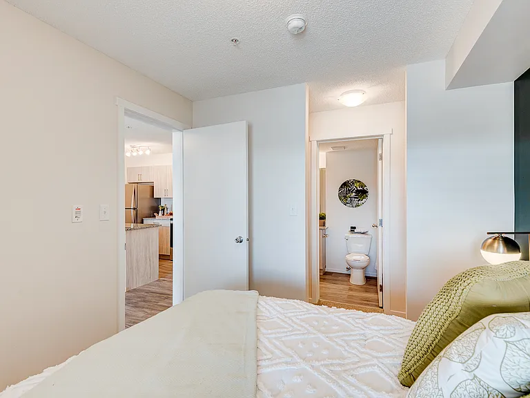 905 Evanston Dr NW — Photo 56