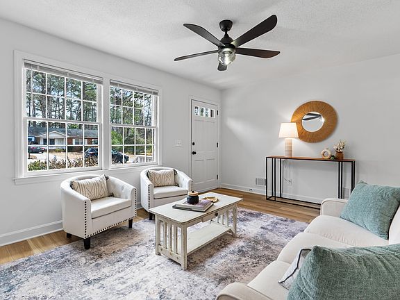 5th image of 909 Dumbarton Rd