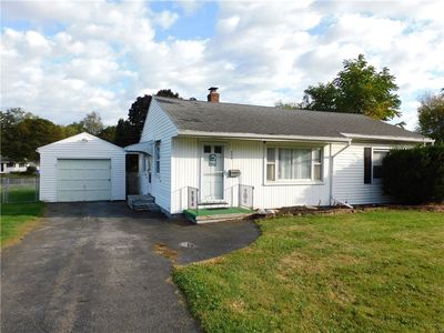 976 Denise Rd, Rochester, NY, 14616