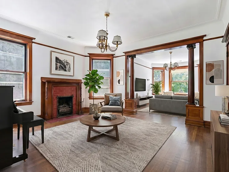 622 W Arlington Pl #2 — Photo 2
