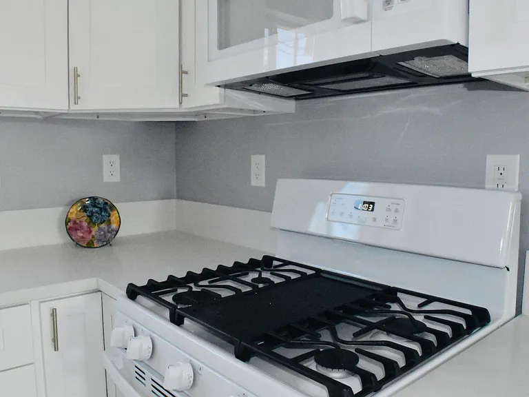 137 Commonwealth Ave — Photo 10