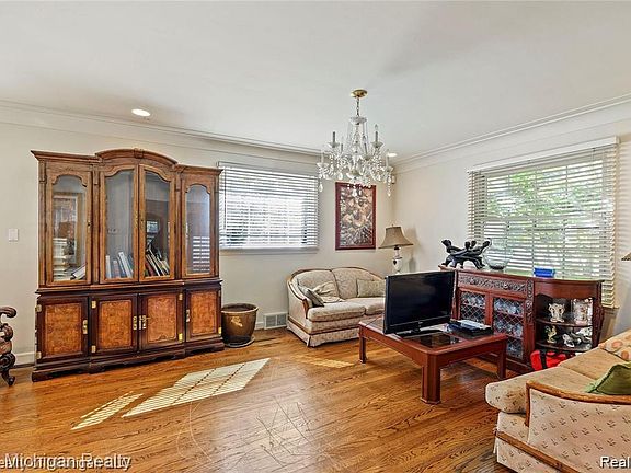 3rd image of 1206 Balfour St