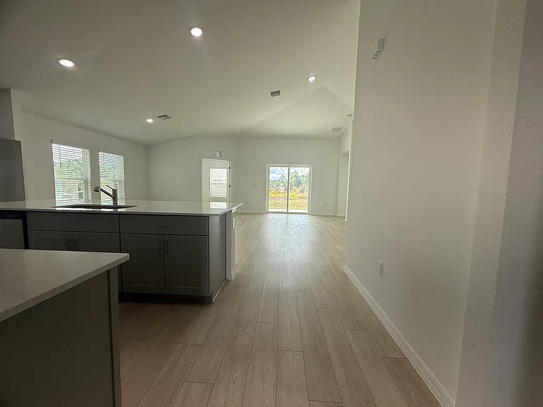 5465 San Pietro Dr — Photo 7