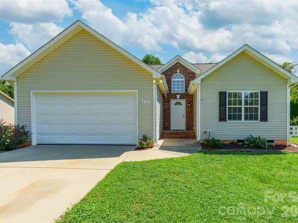 235 Kendra Dr, Mooresville, NC 28117