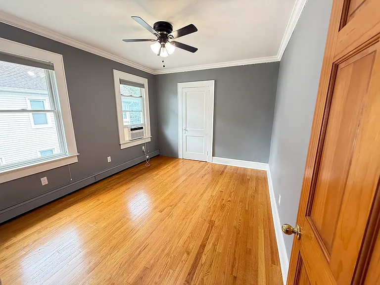59 Burnside Ave #2 — Photo 4