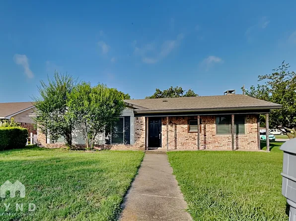 461 NW Charlyne Dr, Burleson, TX 76028