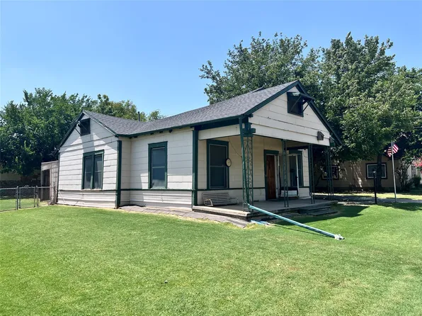 1703 Buck St, Gainesville, TX 76240